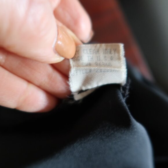 CHAIKEN classic black dress pants size 4 front pockets flat front - Picture 16 of 16